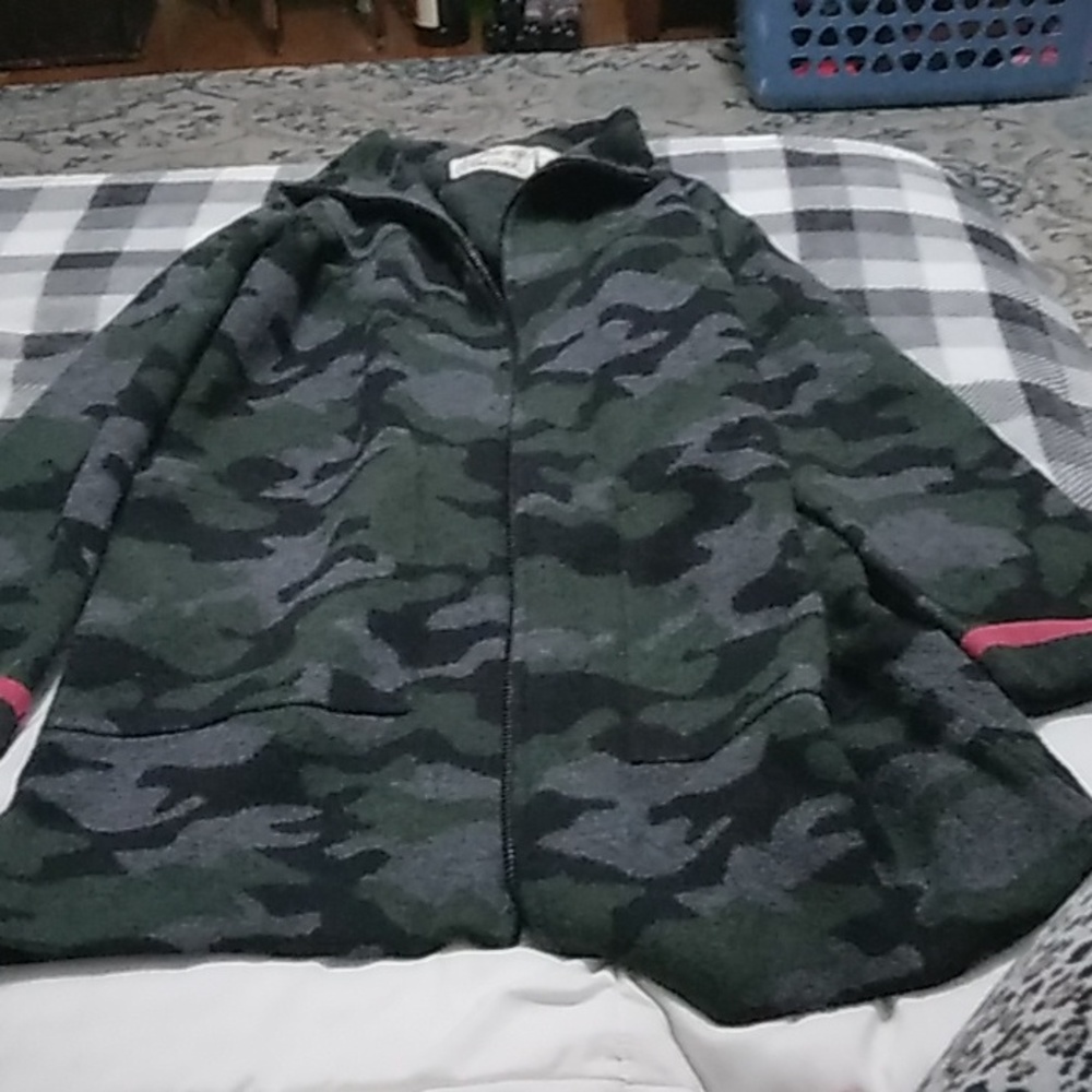 Field flower sweater